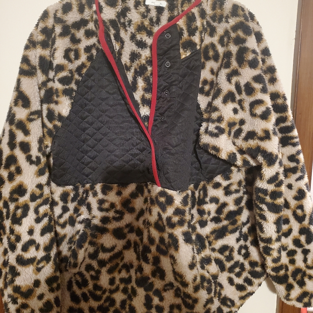 Leapord print pullover